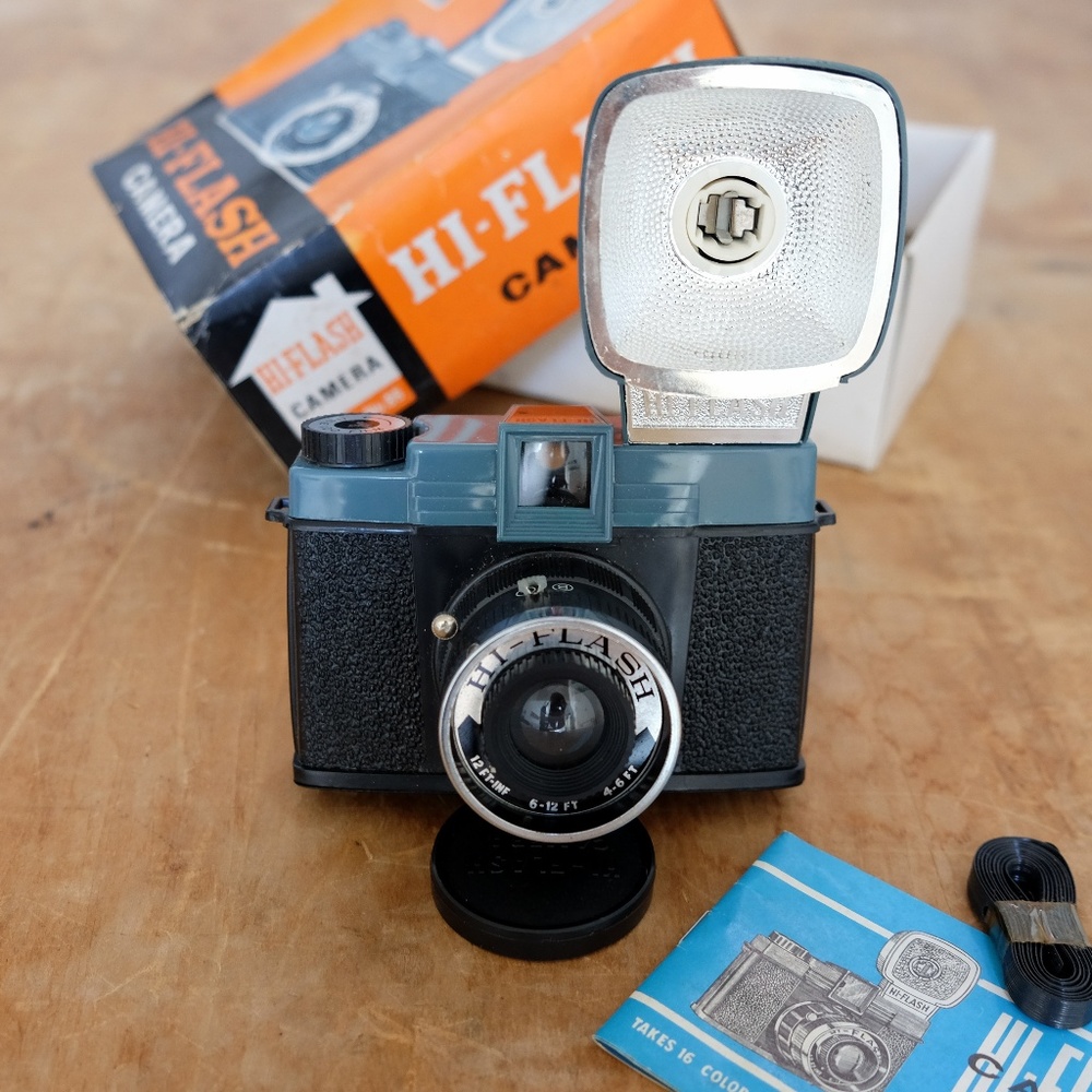 Vintage Hi-Flash Diana Type Camera